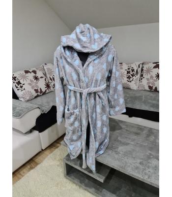 Polar sivi sa svetlo plavim srcima